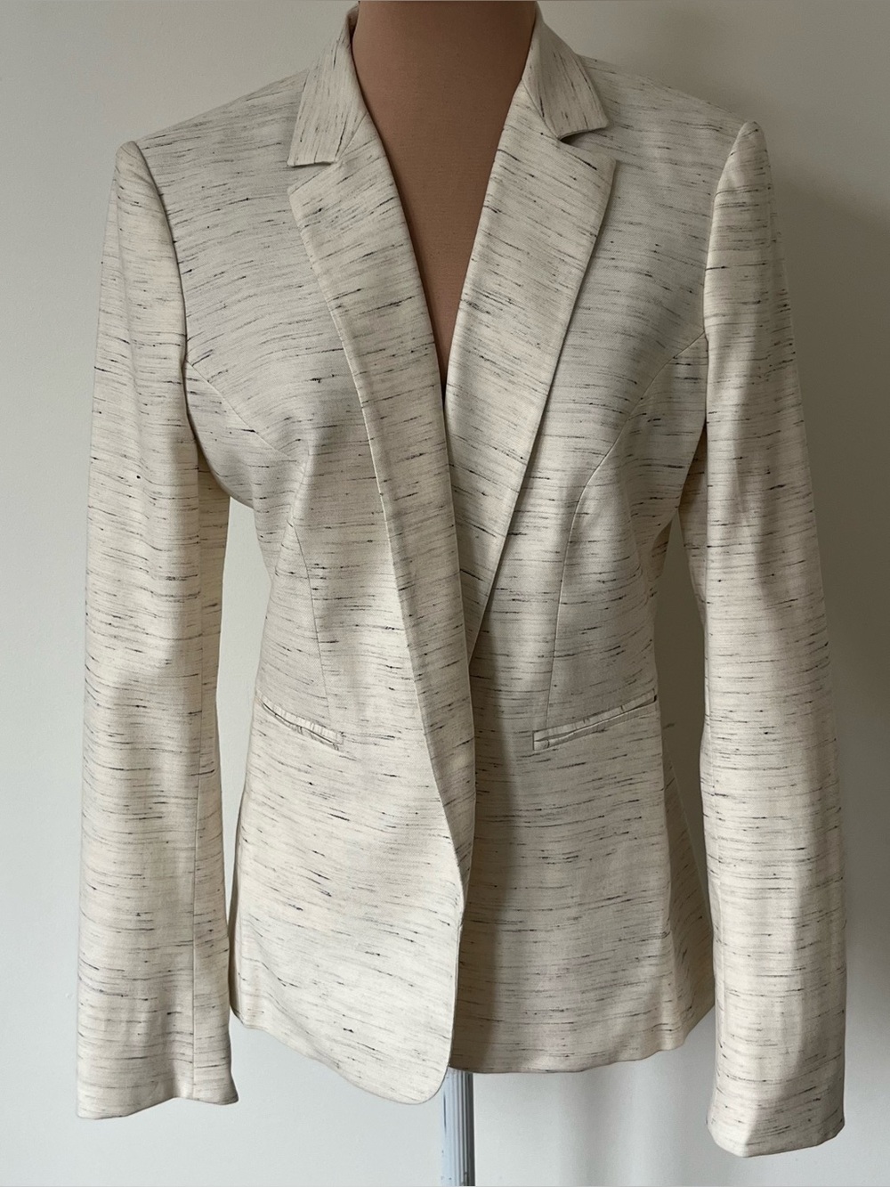 VIONNET Paris Wool Tailored Shoulder Pad Textured Cream Blazer Jacket EUC Size 6